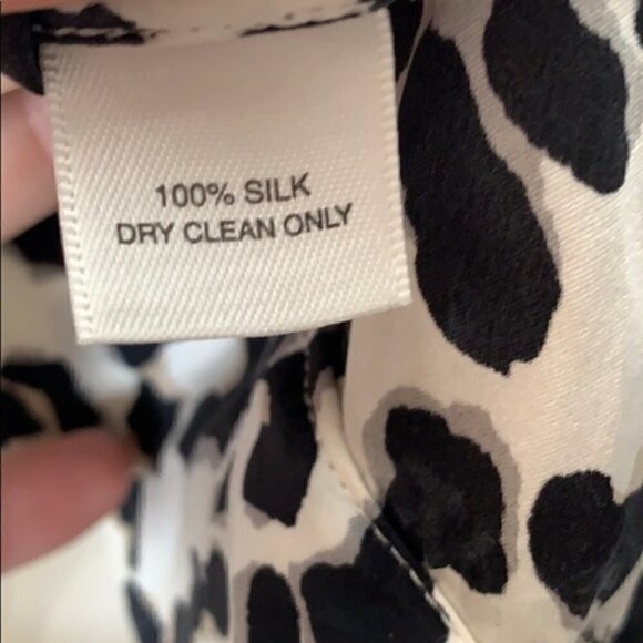 White House Black Market 100 % Silk leopard Blouse Small - Picture 6 of 6